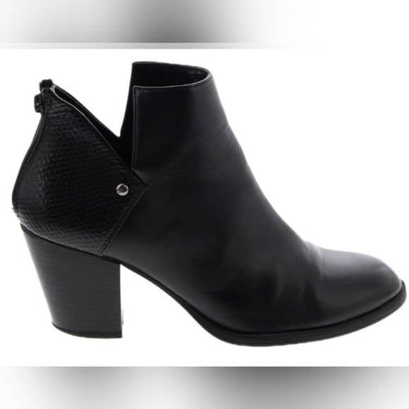✨ Vera Wang Black Ankle Boots – Chic & Effortless Size 7 - Picture 8 of 8